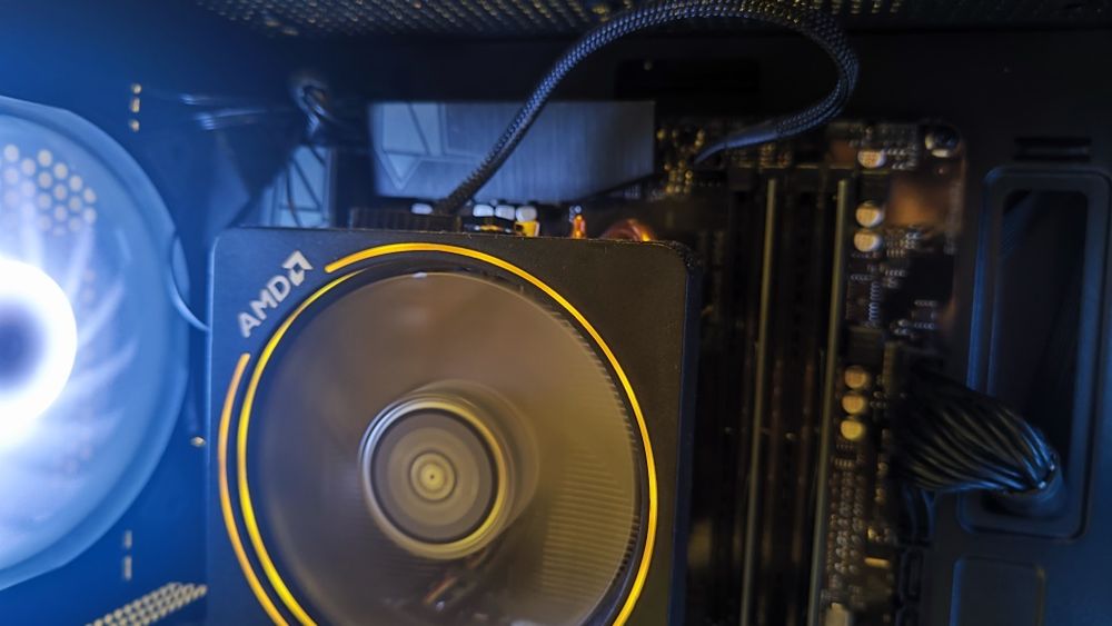 Komputer ryzen 5700 rtx 4060 ssd