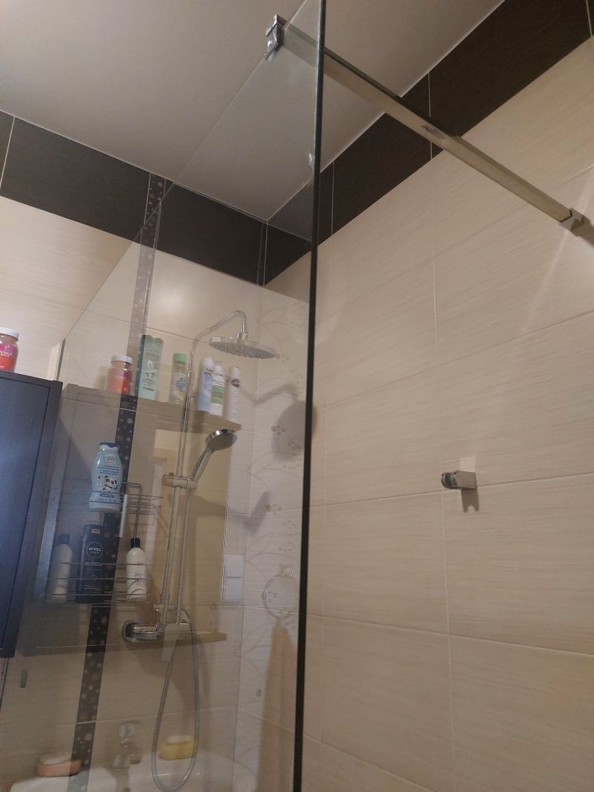 Szyba prysznicowa typu walk-in