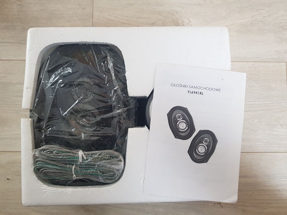 Zestaw głośników samochodpwuch 2x 300w 6x9