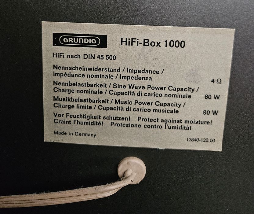 Аудифильские Hi Fi колонки  Grundig Hi Fi box 1000
