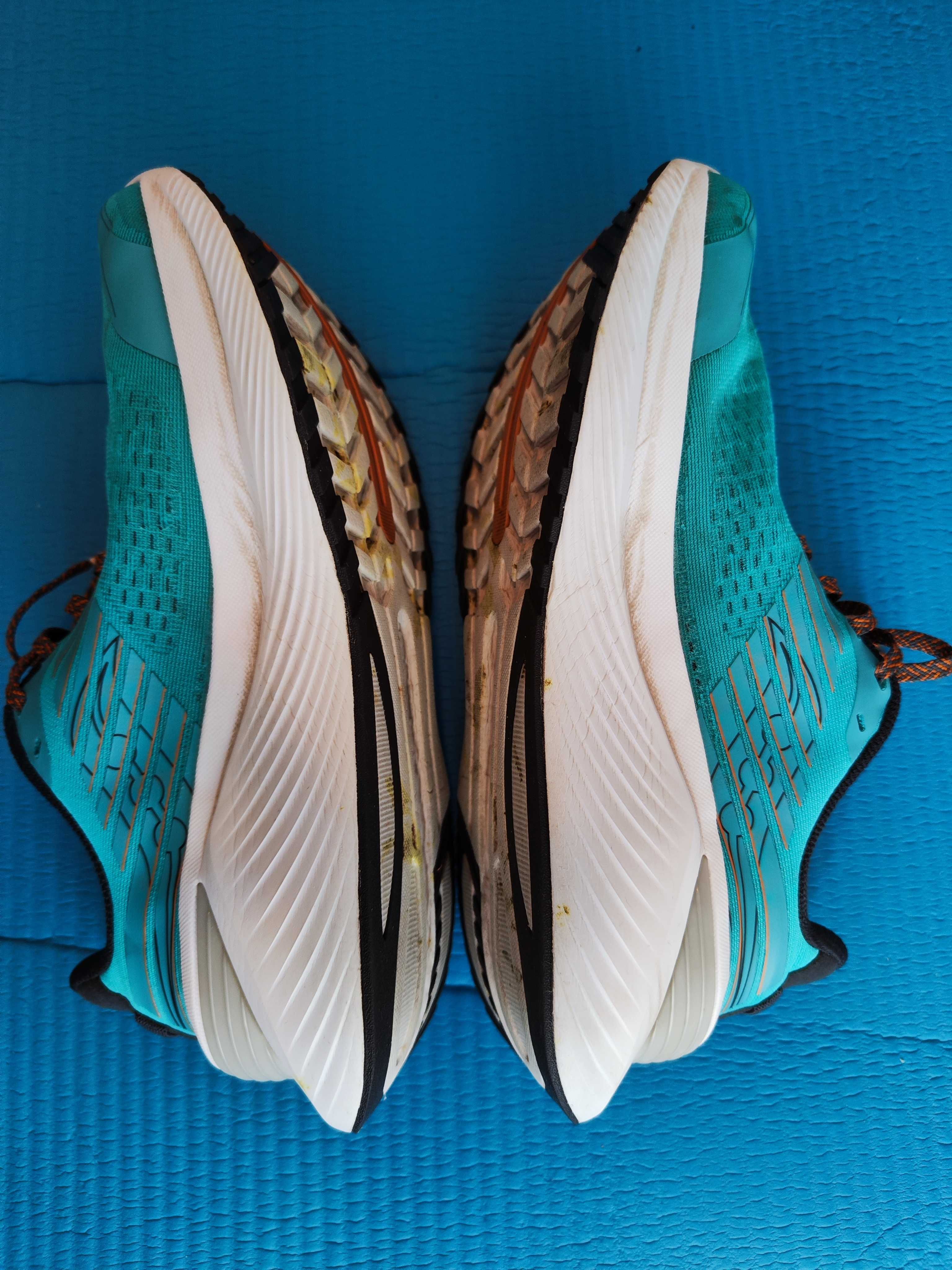 Buty biegowe męskie Saucony Endorphin Shift 3 (rozmiar 41)