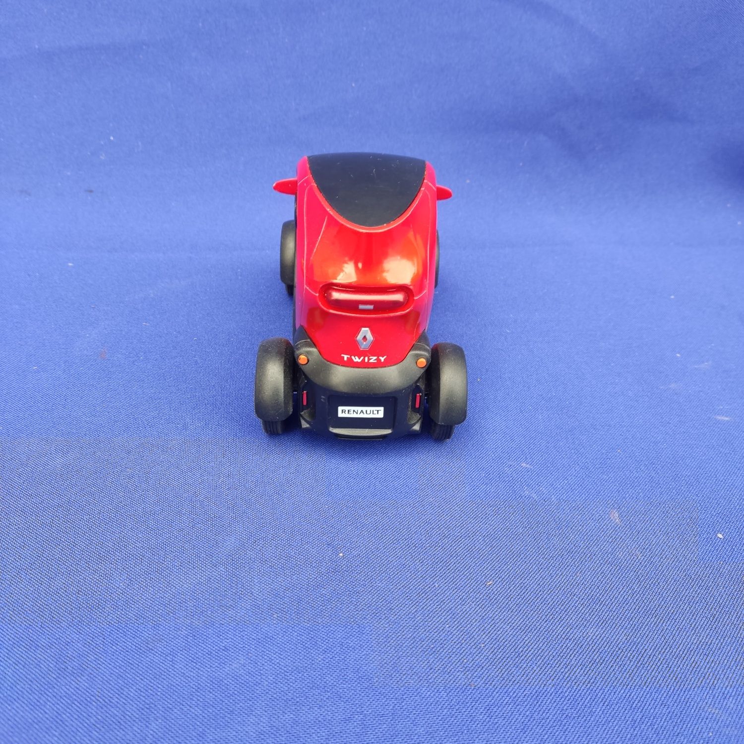 Детская игрушка машинка авто моделька модель 1/18 Ranaul Twizy kt5111