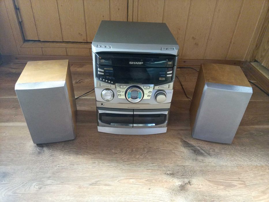 Музыкальный центр Sharp с колонками и пультом ДУ