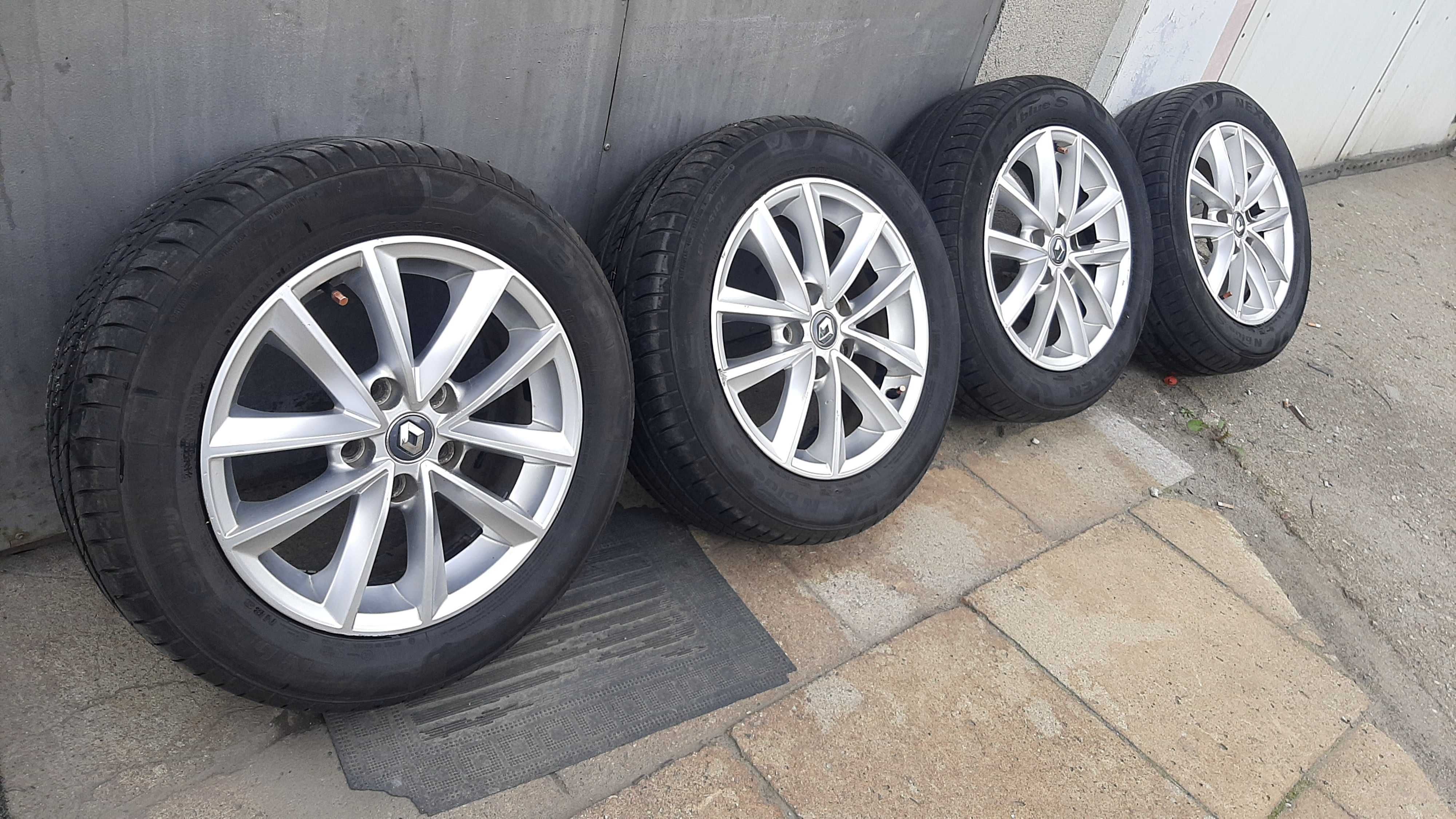 Felgi 16 z oponami z czujnikami Renault Megane 4.  NEXEN 205/55/R16