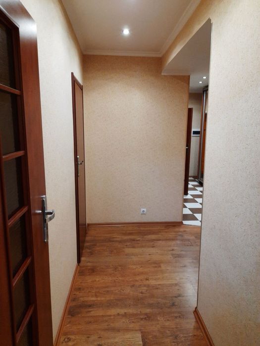 Длительно (год и более) 2х ком.квартира в р-не Монолита; газ.котел