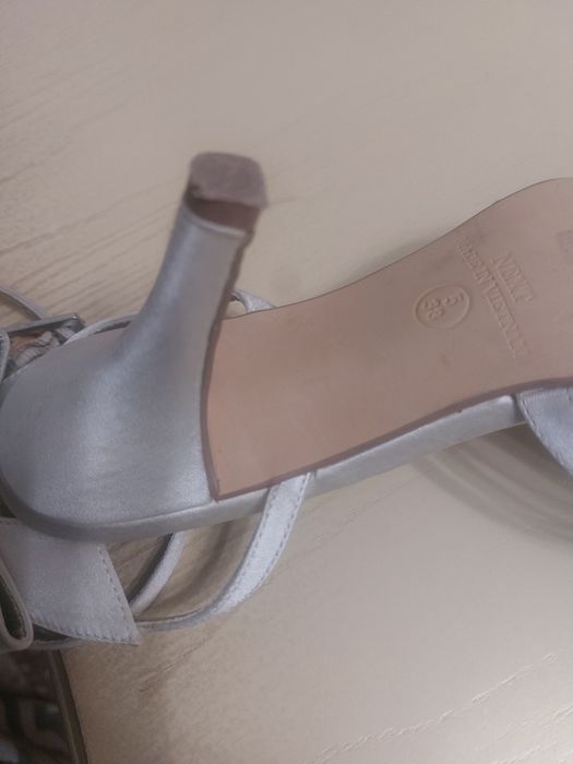 Продам жіночі босоніжки