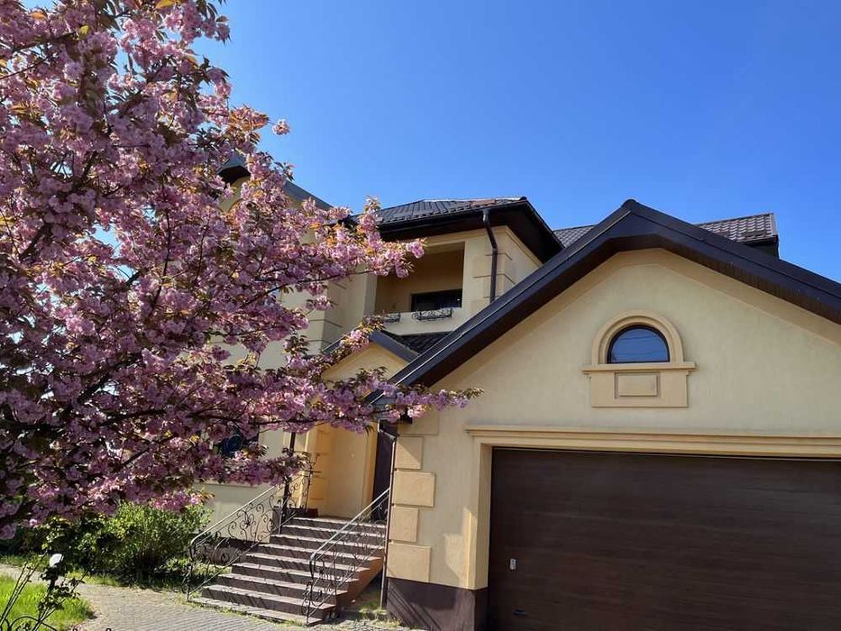 Здам окремий будинок з гаражем