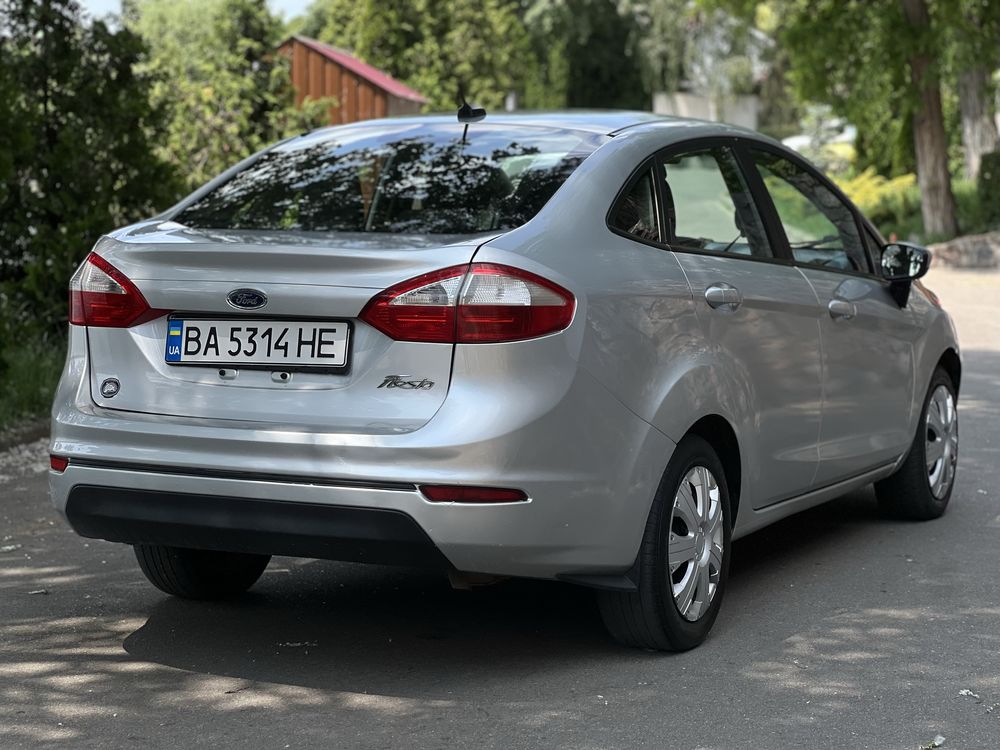 Ford Fiesta автомат 1.6 газ/бензин