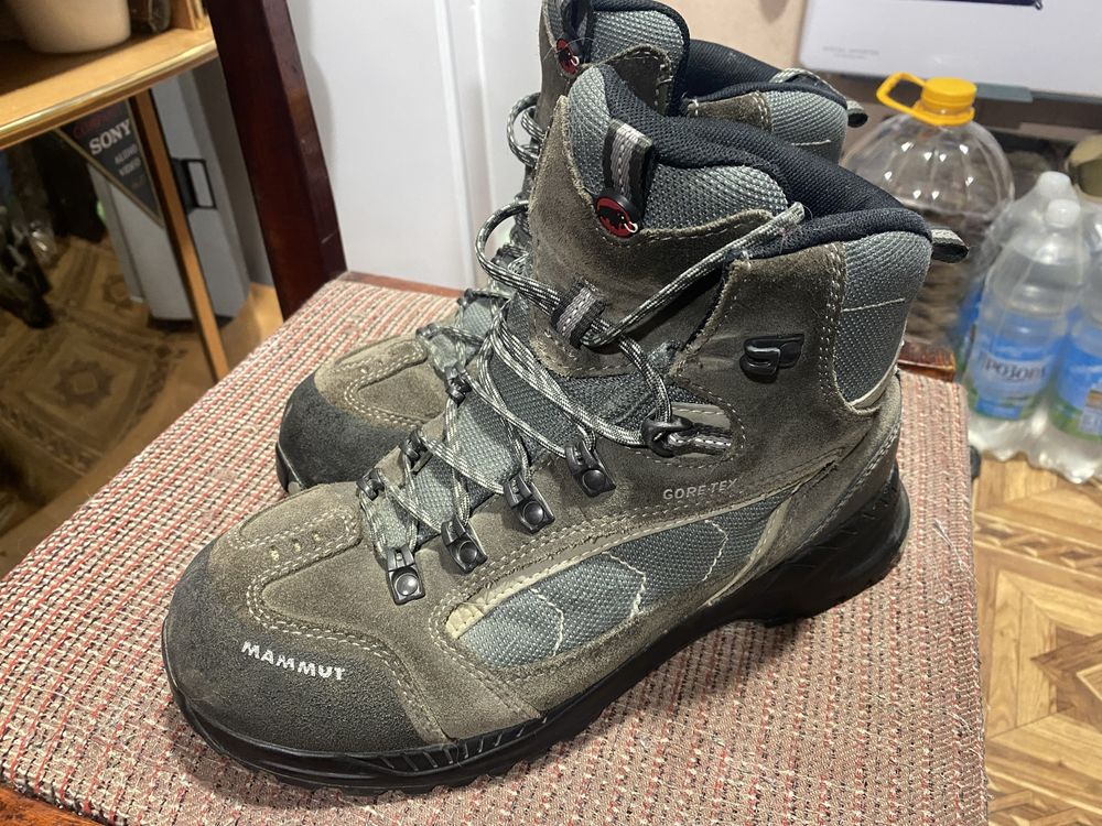 Продам ботинки Mammut