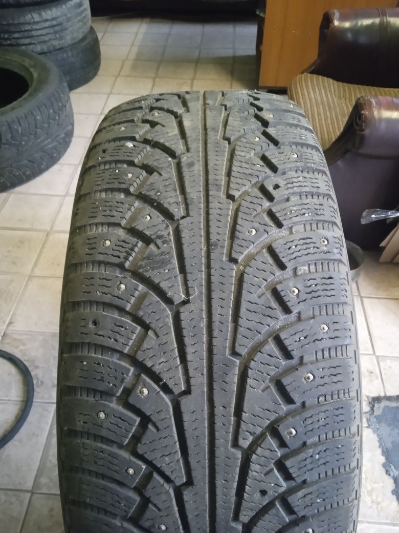 Покришки зымние шипованые 275/55 R20