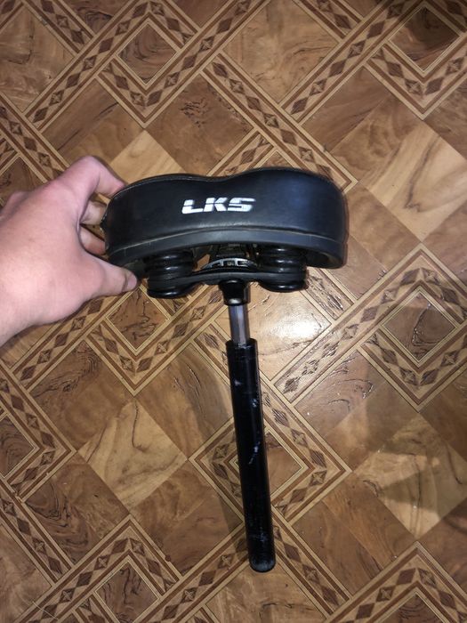 Велосипедний штирь з амортизацією та сідлом LKS фірмове