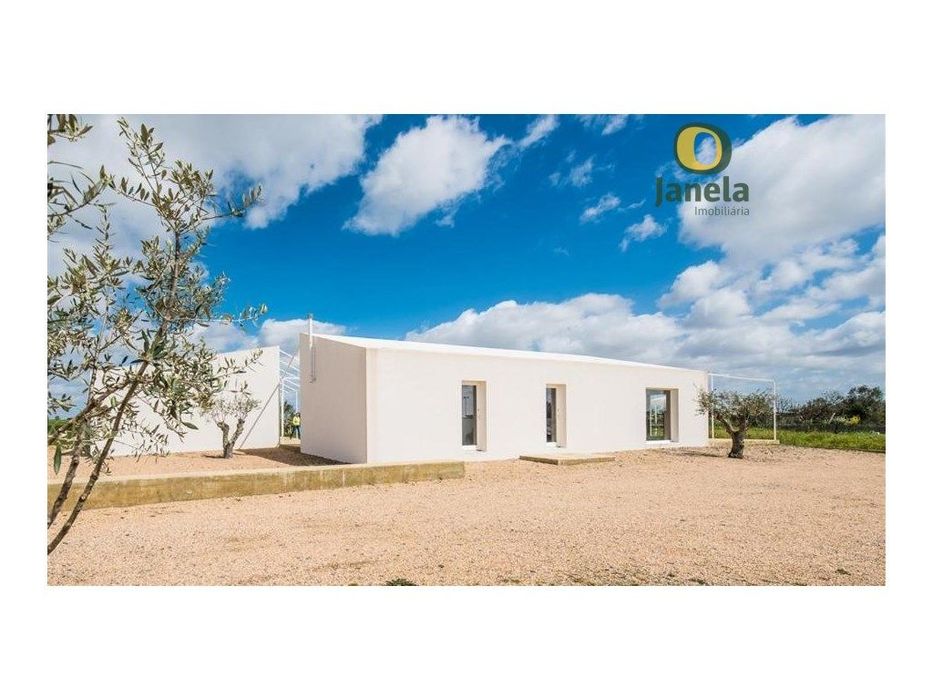 Eco Hotel junto a Barragem, com 3 Edifícios, 6 Suites e PIscina