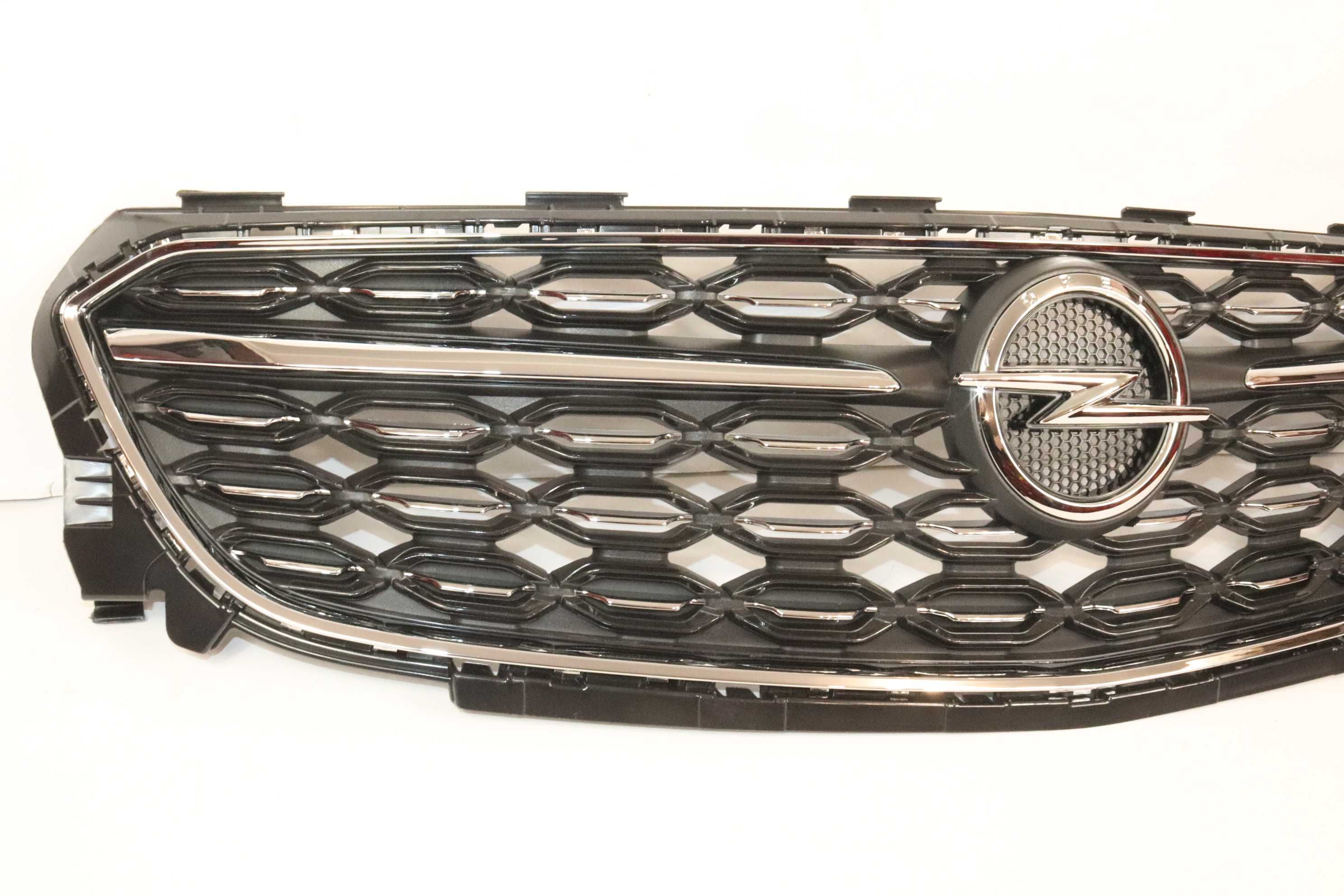 Opel Insignia B lift atrapa grill zderzaka przedniego