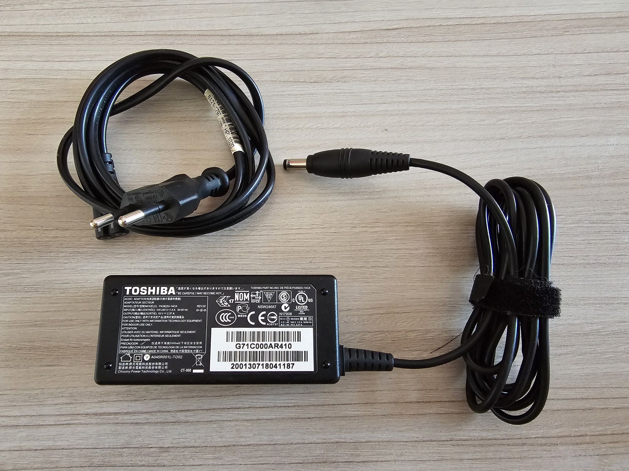 Zasilacz Toshiba PA3822U-1ACA 19V