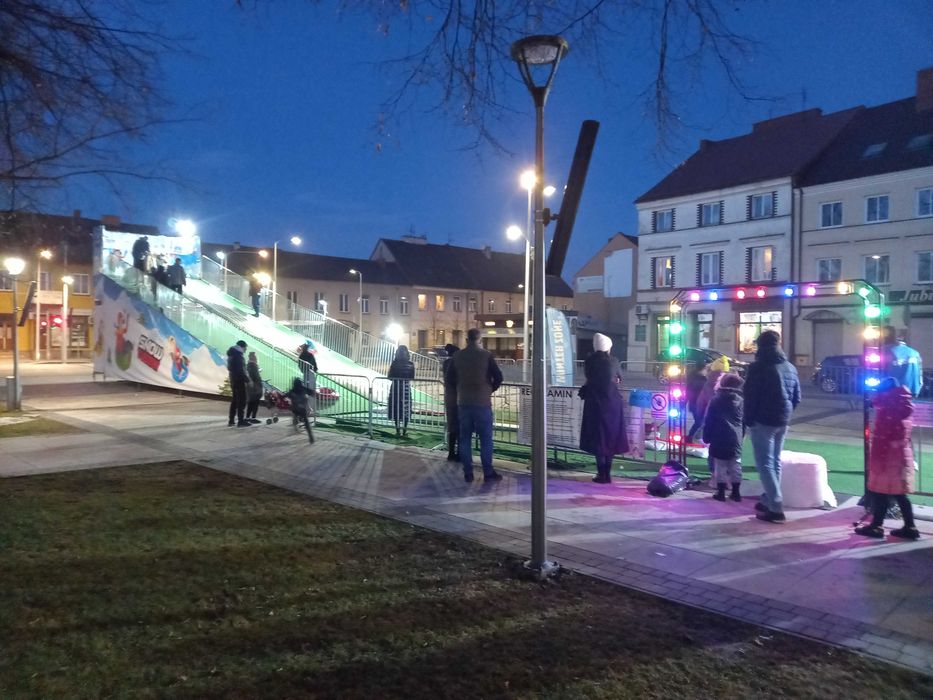 Snowtubing, wynajem atrakcji ,dekoracje świąteczne, dmuchańce zimowe,