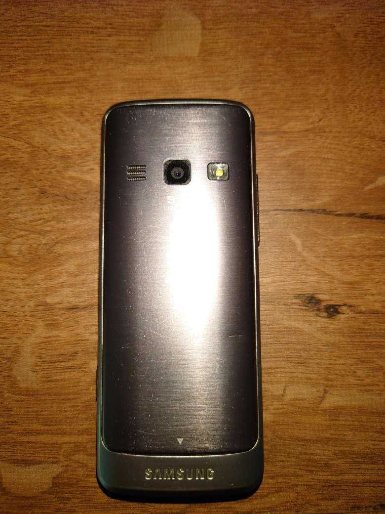 Samsung S5611 z manualną klawiaturą