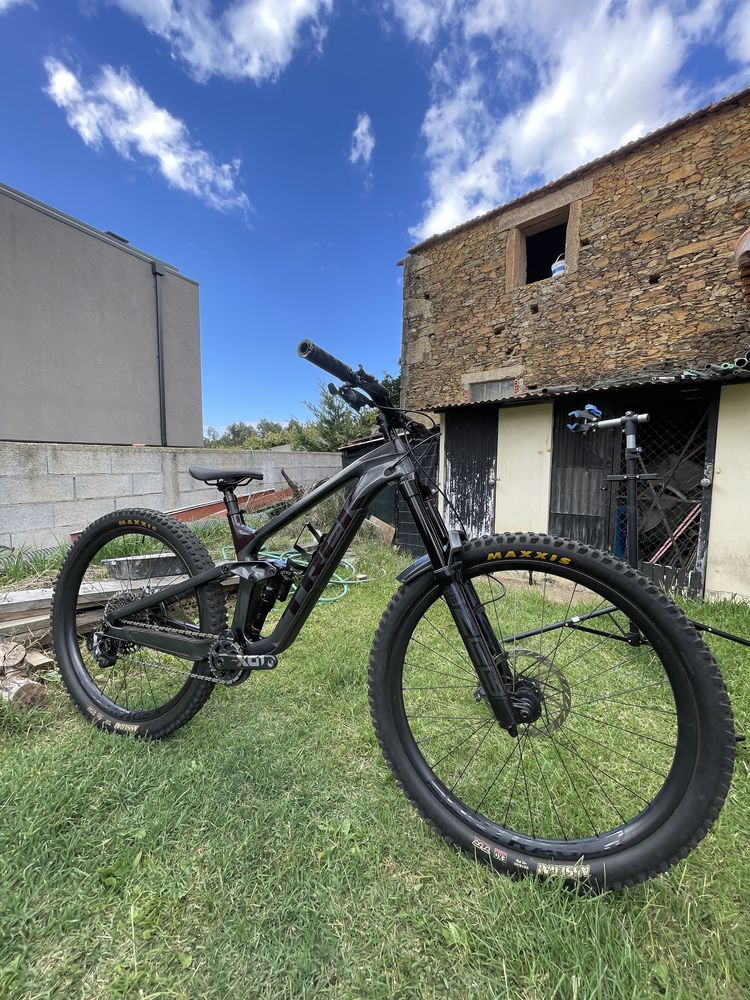 TREK slash 9.9 2021