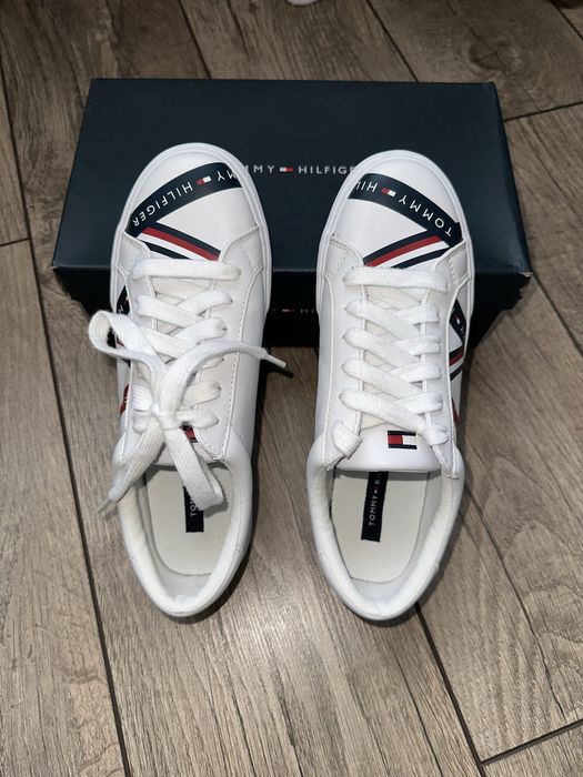 Женские белые кеды с логотипом Tommy Hilfiger