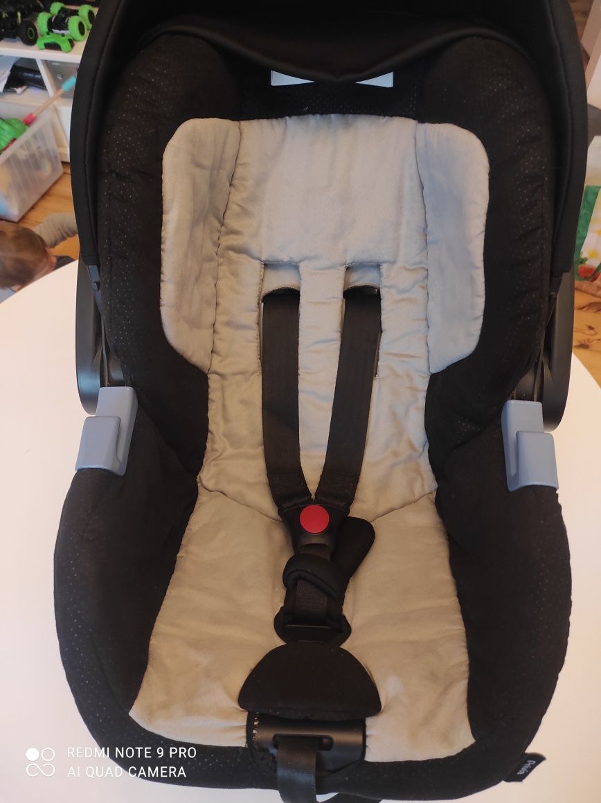 Fotelik nosidełko Recaro Privia z isofix 0-13 kg