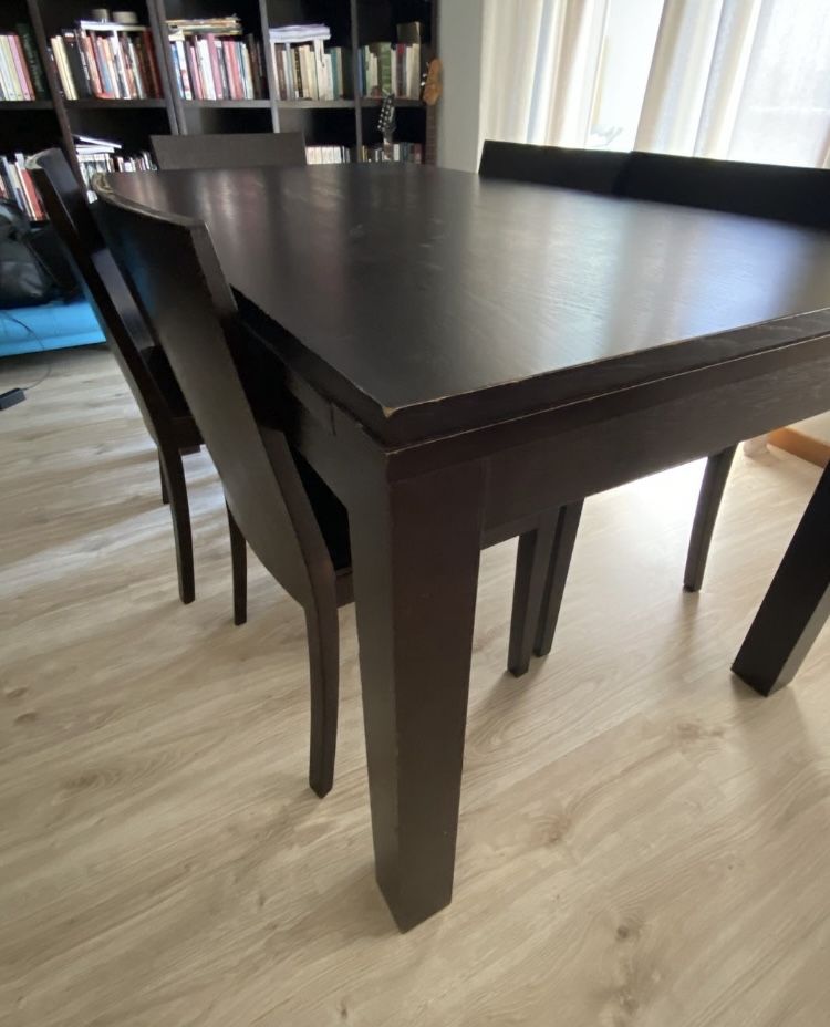 Mesa em mogno extensível e 6 cadeiras