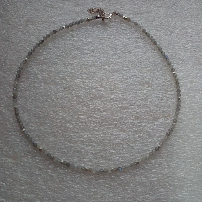 Колье-чокери из натуральных камней