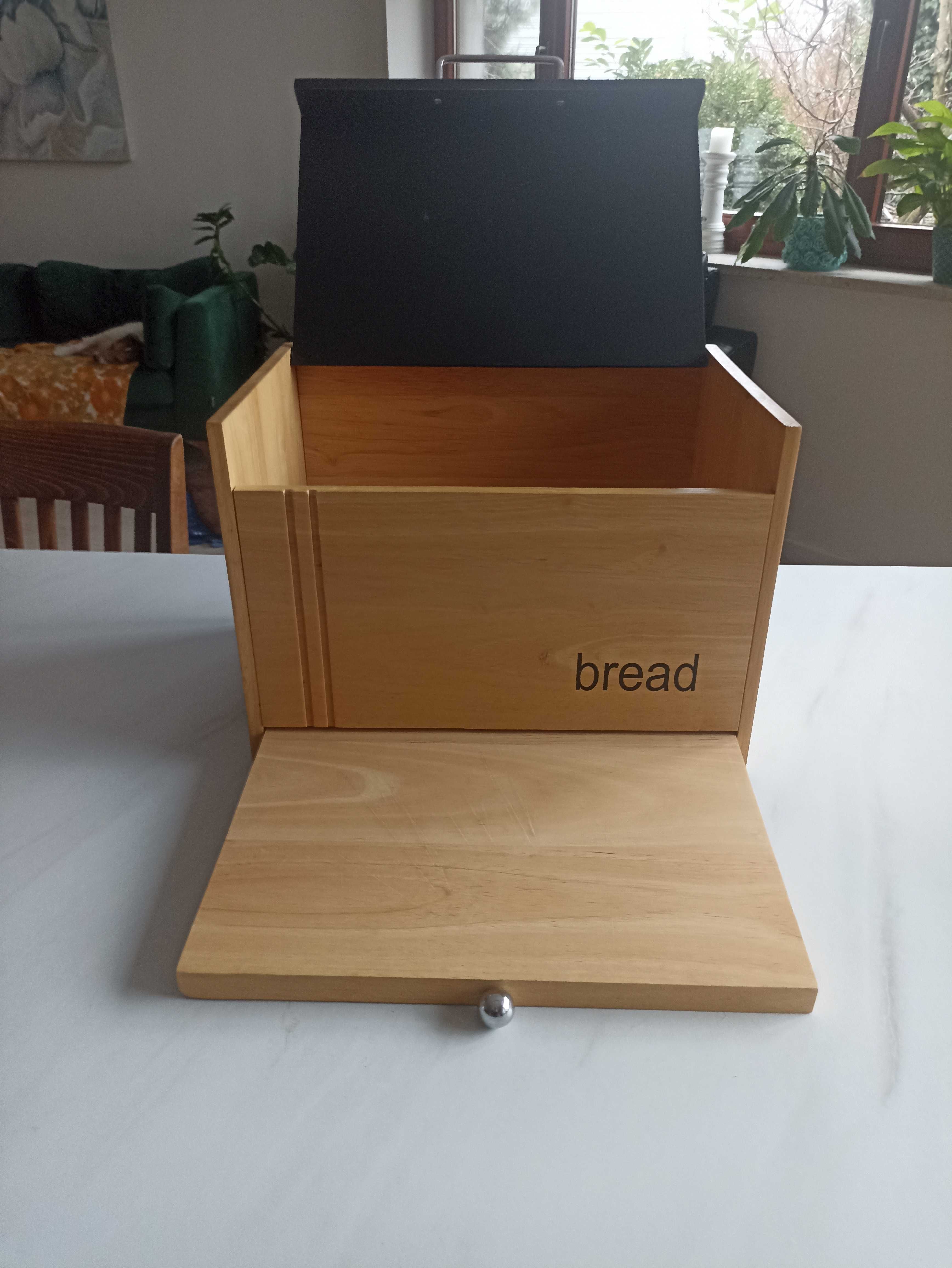 Drewniany pojemnik na chleb