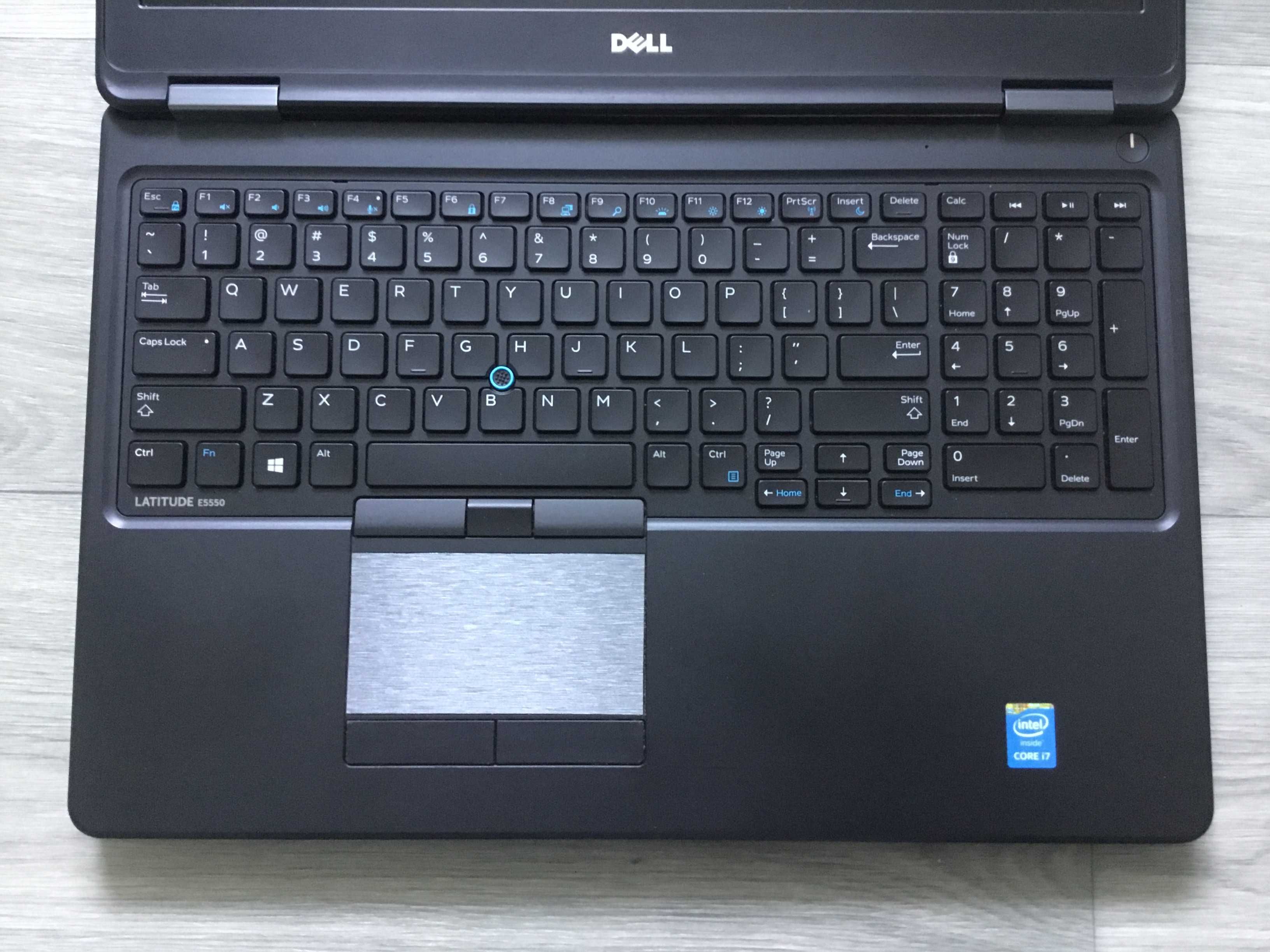 Dell E5550 15,6" IPS Full HD Core i7 / 8+240 ГБ SSD / GeForce GT 840M