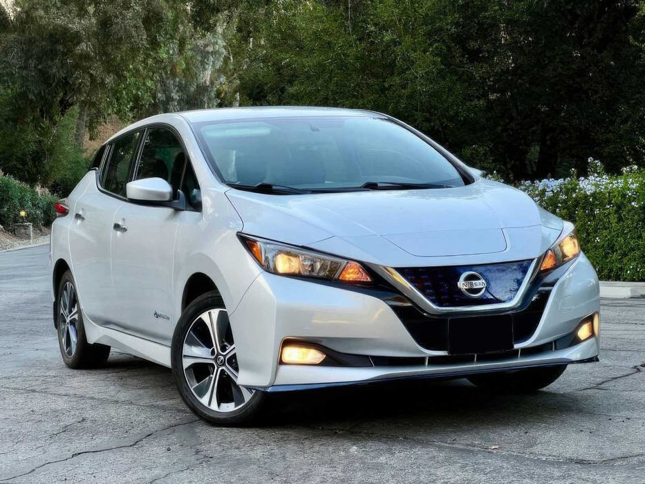 Nissan LEAF SV PLUS      2019