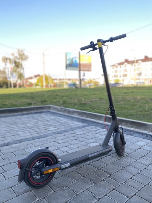 Електросамокат Xiaomi Mi Electric Scooter 4Pro