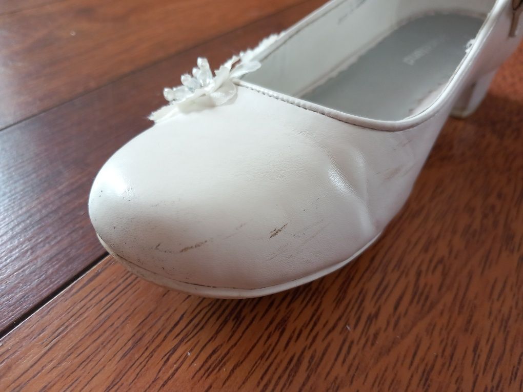 Buty pantofelki białe komunia przyjęcie r. 33