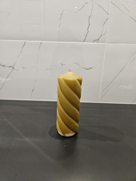 Duża świeca musztardowa