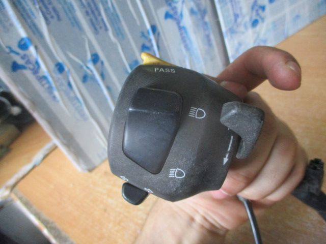 Interruptor Inter3970 SUZUKI BANDIT GSF 1999 600 79Cv LUZES