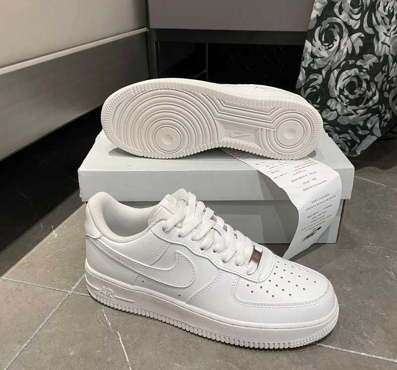 Buty/Nike_AirForce1White "Nowe Trampki"  Roz.42