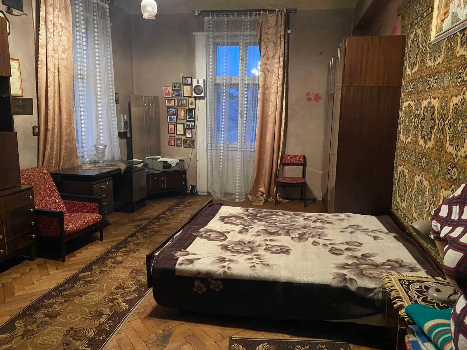 Оренда ізольованої кімнати у центрі