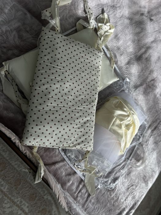 Набір в дитяче ліжечко новий підходить як для дівчинки та хлопчика