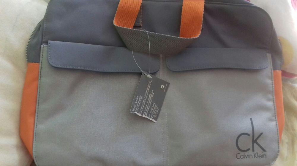 Calvin-Klein torba na laptopa
