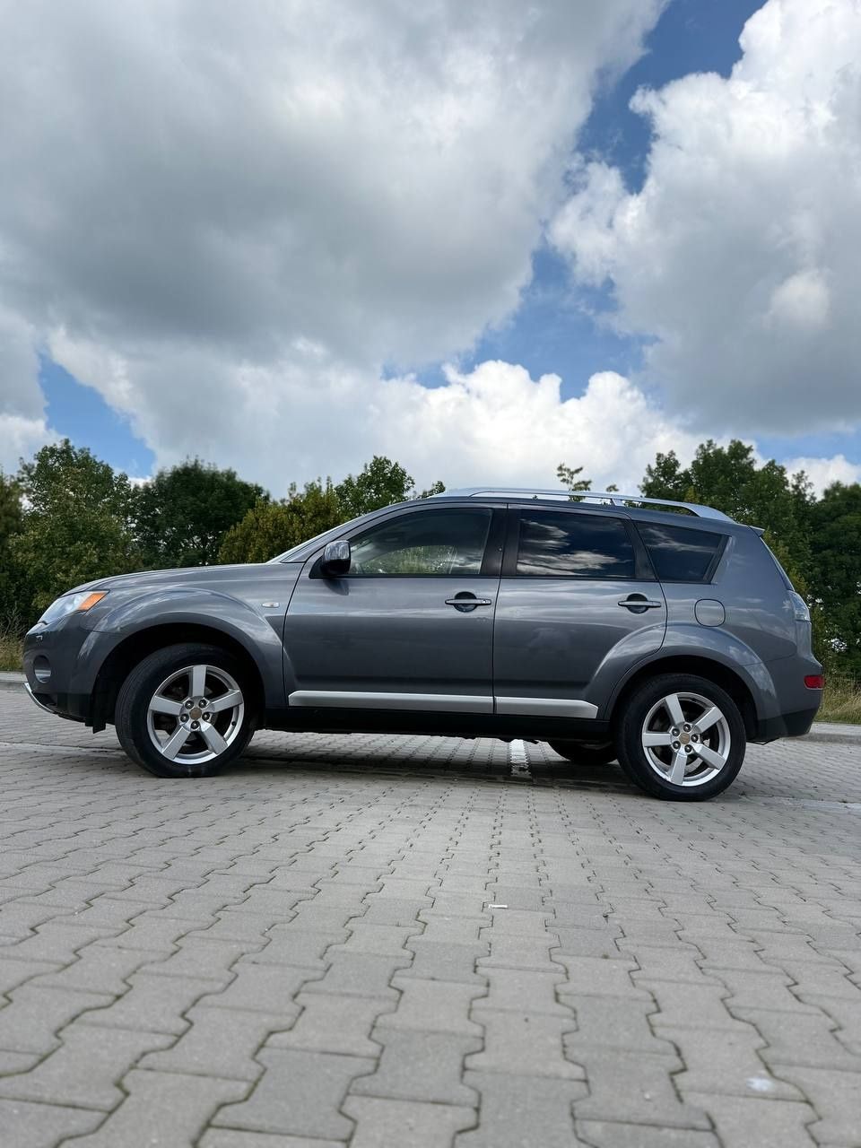 Mitsubishi Outlander Xl Oryginalny przebieg 248 i oreginalnuj lakier