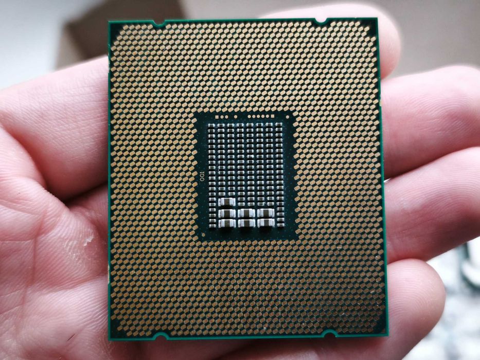 Xeon e5 2682v4 [16/32] - 40mb кэш L3, 2011-3 сокет / 2683v4