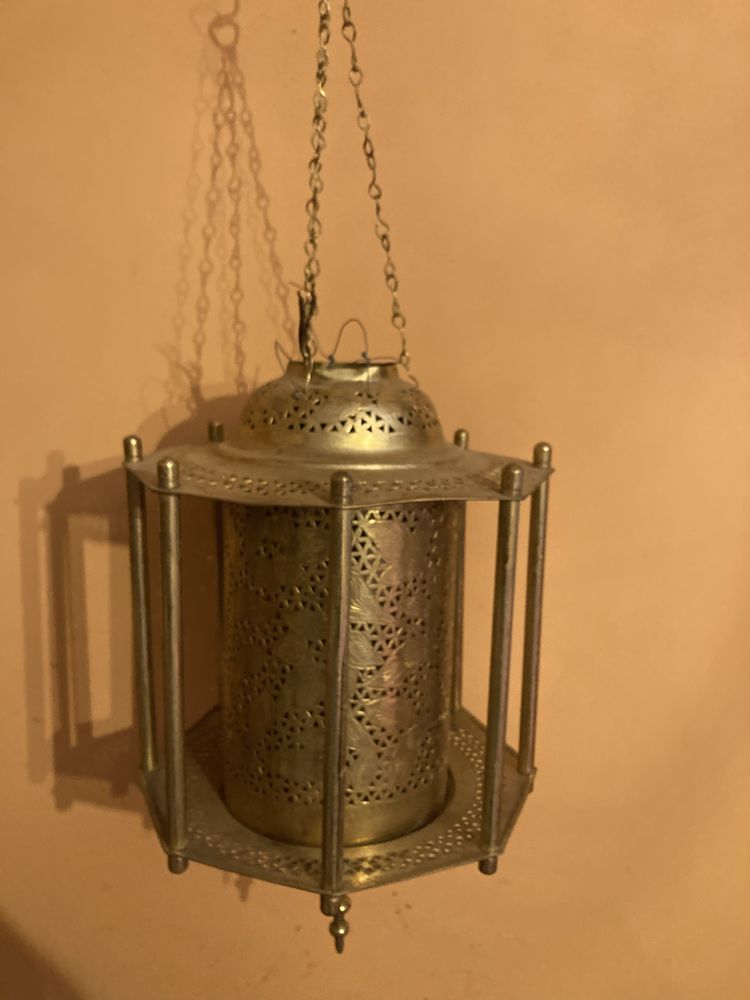 Candeia ou lamparina com luz interior