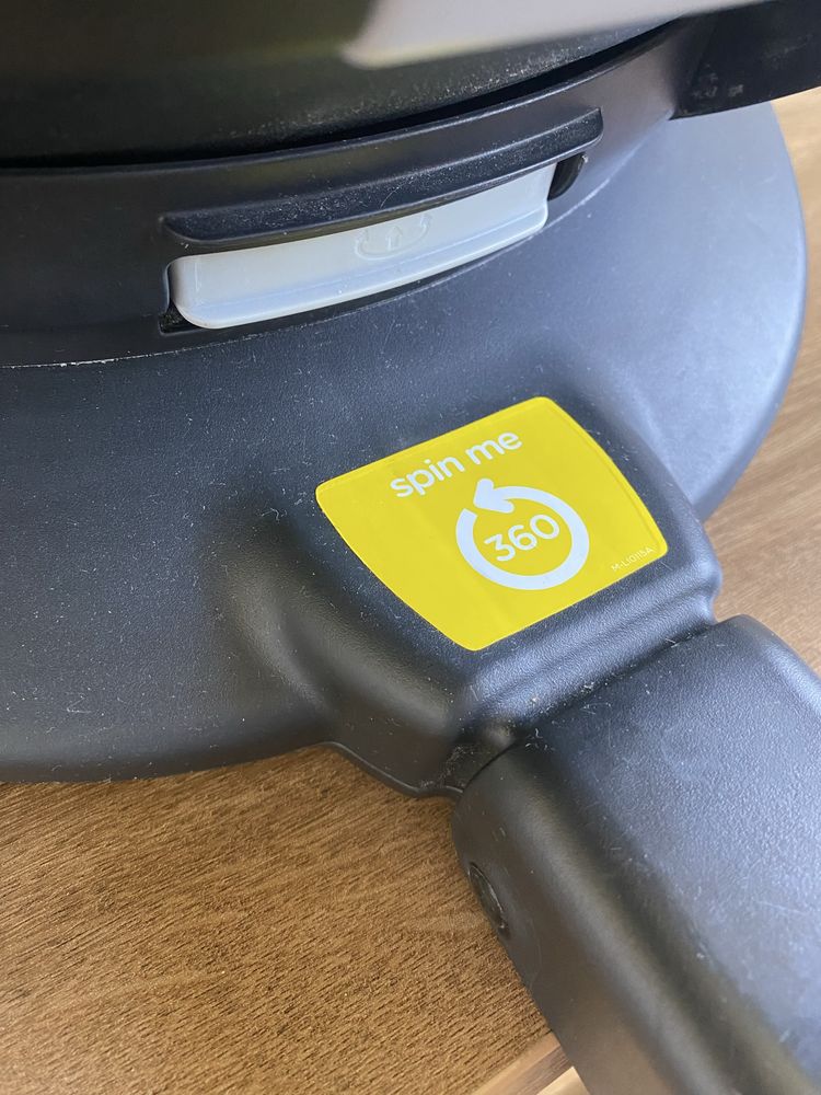 Fotelik samochodowy z bazą isofix