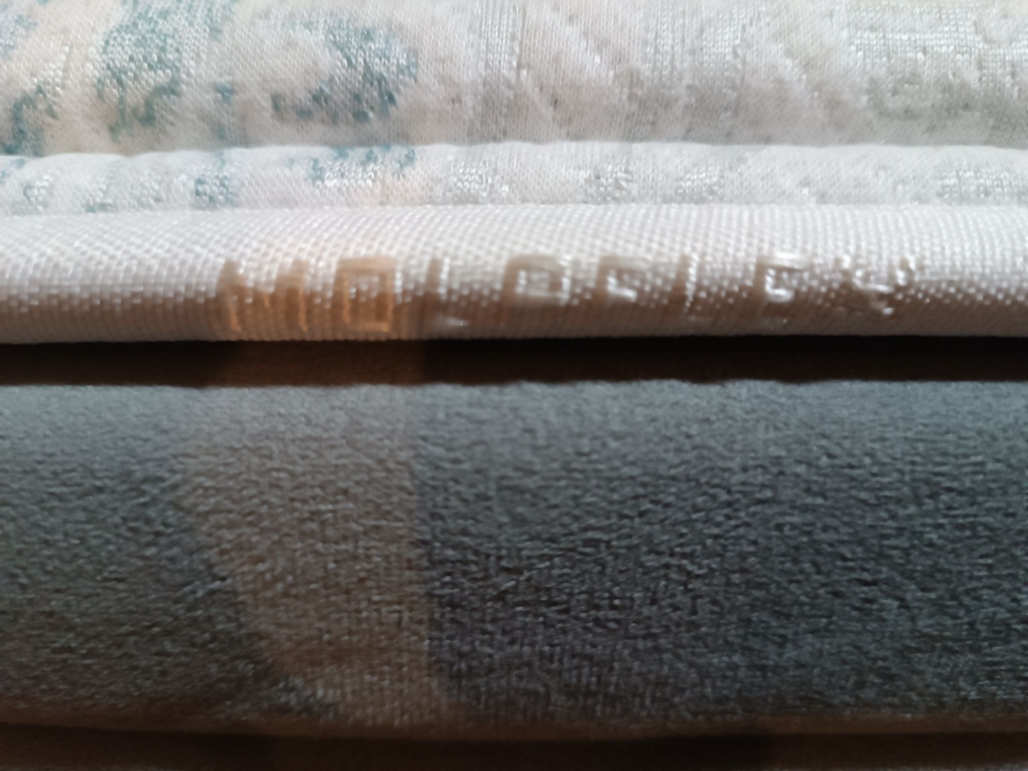 Cama de casal com colchão molaflex