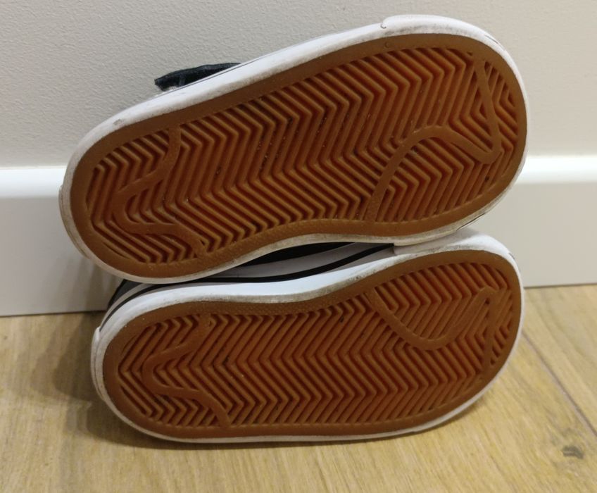 Nike 21 adidasy buty sportowe jesienne dla chłopca dziewczynki rzepy