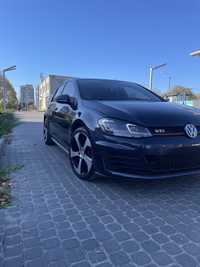 Volkswagen Golf GTI 2.0 turbo