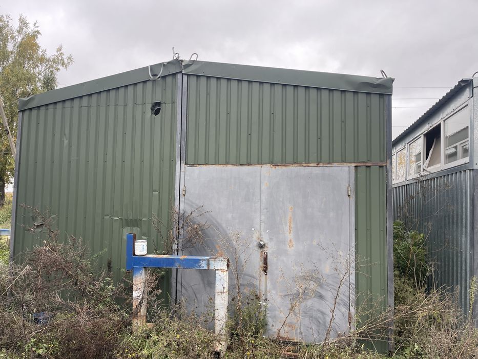 Продам побутівку битовка цех з двух частин