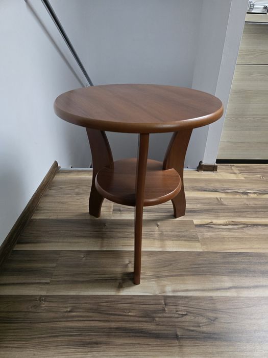 Stolik kawowy okrągły z półką