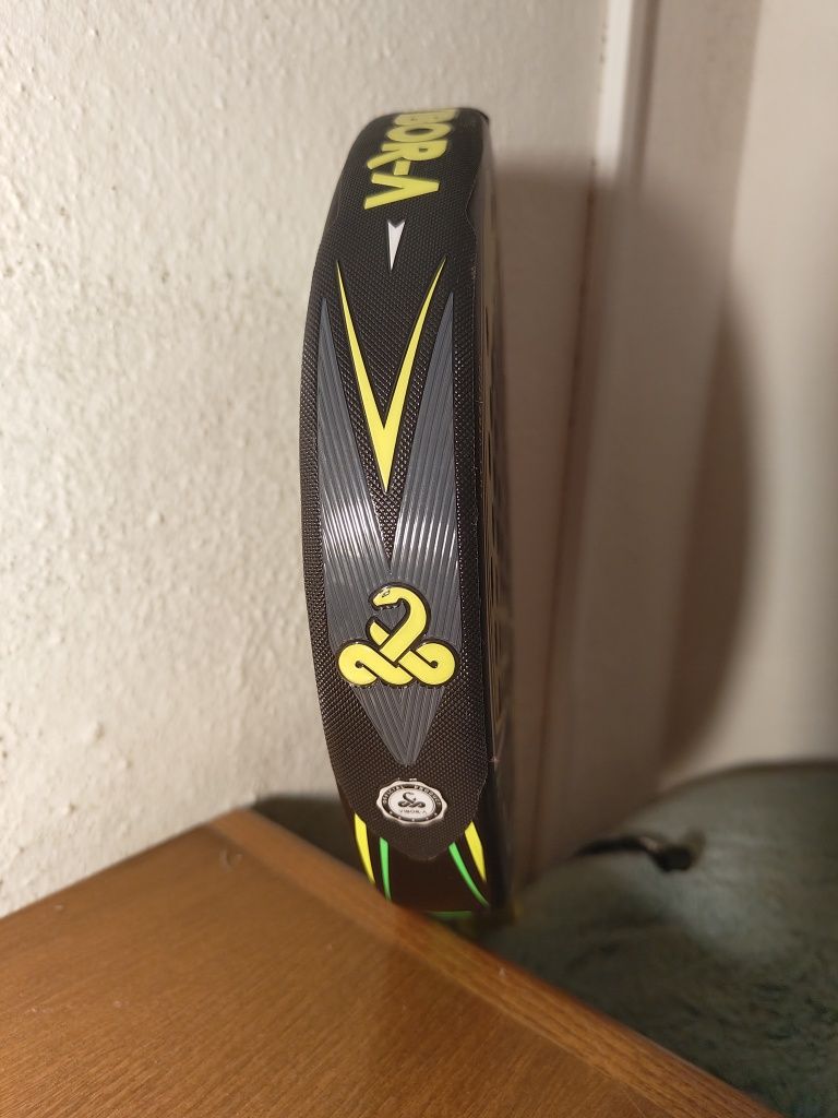 Raquete padel víbora píton carbon