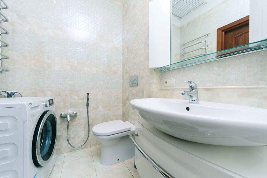 Подобова оренда. Дві просторі спальні. Центр. Лютеранська-16-555.biz.ua