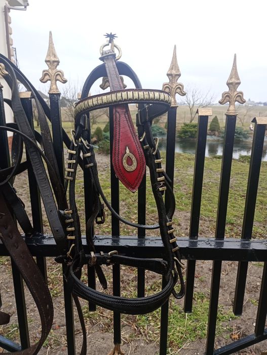 Sprzedam siodło uprząż puszorek ogłowie sprzęt do jazdy