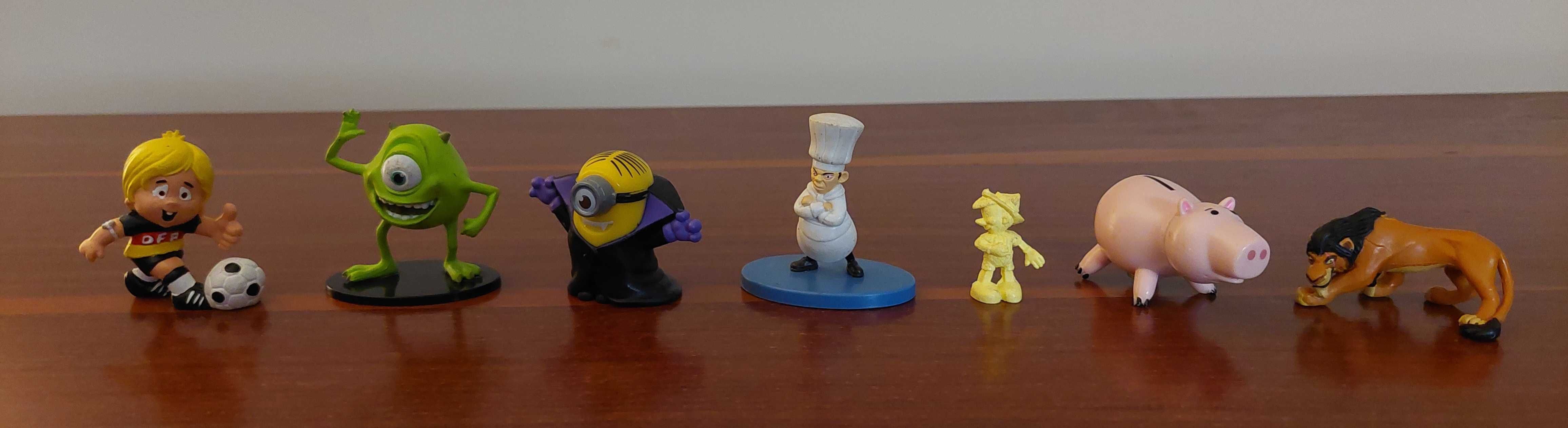 Figuras diversas em pvc e plástico