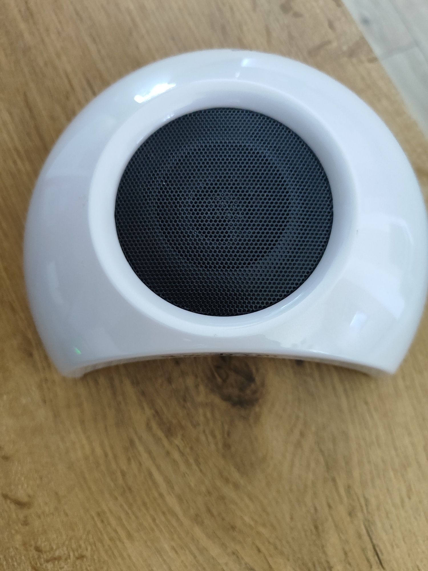 Lampa LED z bluetooth